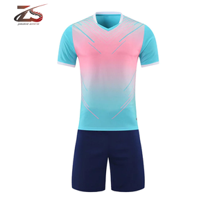 Conjunto de uniforme de fútbol transpirable personalizado, uniforme de fútbol personalizado, ropa de fútbol personalizada, nombre personalizado del equipo, logotipo hecho en Pakistán - Product Image 1