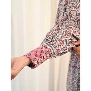 Camiseta de Mujer Estilo Y2K 100% Algodón, Color Durazno, Hombros Anchos, Estampado a Bloques, Corte Casual, Tejido Transpirable, Talla Única - Product Image 3