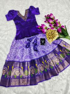 Niñas de alta calidad Lehenga Choli cosido completo seda pesada Multi-hilo y bordado para ocasiones de Fiesta infantil - Product Image 6