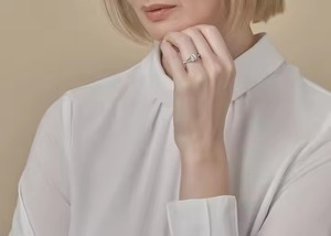 Bague en diamant Moissanite ronde exquise solitaire en or 14 carats unisexe pour les mariages et les fêtes - Product Image 4