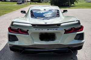Corvette Stingray Coupé 2024, Motor LT2 V8, Paquete de Rendimiento Z51, Color Verde Cactus, Sin Modificar - Product Image 4