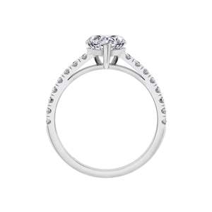 Anillo de Compromiso con Diamante de Laboratorio Solitario en Forma de Corazón con Engaste de Puntas - Product Image 2