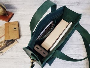 กระเป๋าสะพายพาดลำตัวหนัง LCBB-0084ระยิบระยับสไตล์วินเทจสไตล์เกาหลีสายรัดน่ารักดีไซน์สี่เหลี่ยมสำหรับผู้หญิงทันสมัย - Product Image 3