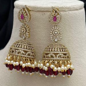 Boucles d'oreilles Jhumka de meilleure qualité avec ton or parfait pour les occasions de mariage pour les femmes - Product Image 2