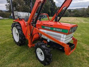 รถแทรกเตอร์ฟาร์ม Kubota B1902 50 แรงม้า ขับเคลื่อน 4 ล้อ เกียร์ธรรมดา สภาพใหม่/มือสอง - Product Image 1