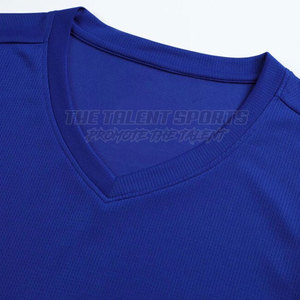 Tenue de basketball d'été respirante prête pour le match avec panneaux en maille aérée, coupe athlétique, design sans manches pour les sports d'équipe - Product Image 3