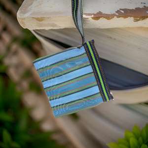 Estuche de Maquillaje Multiusos Personalizado, Ecológico, de Nailon Reciclado de Alta Calidad, con Logotipo a Rayas, Reutilizable, con Cierre de Terciopelo - Product Image 3