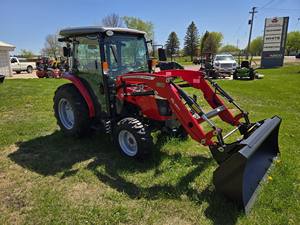 Tractor Agrícola Massey Ferguson 1840M de 70HP con Tracción en las 4 Ruedas y Transmisión por Engranajes para Motor, Caja de Cambios y Bomba, con 1 Año de Garantía - Product Image 4