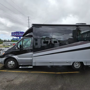 Autocaravana de Aluminio de Lujo Usada, Vehículo Todoterreno para Acampar, en Venta - Entrega Rápida, para 4-6 Personas, para Todas las Estaciones - Product Image 5