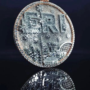 Pendentif rond personnalisé entièrement glacé avec un design de paysage urbain en argent sterling 925 VVS Moissanite Bijoux Hip Hop - Product Image 5