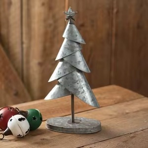 Sapin de Noël en métal avec étoile rouge sur le dessus, décoration de table rustique faite à la main, décoration de vacances vintage, ornement d'arbre en fer - Product Image 3