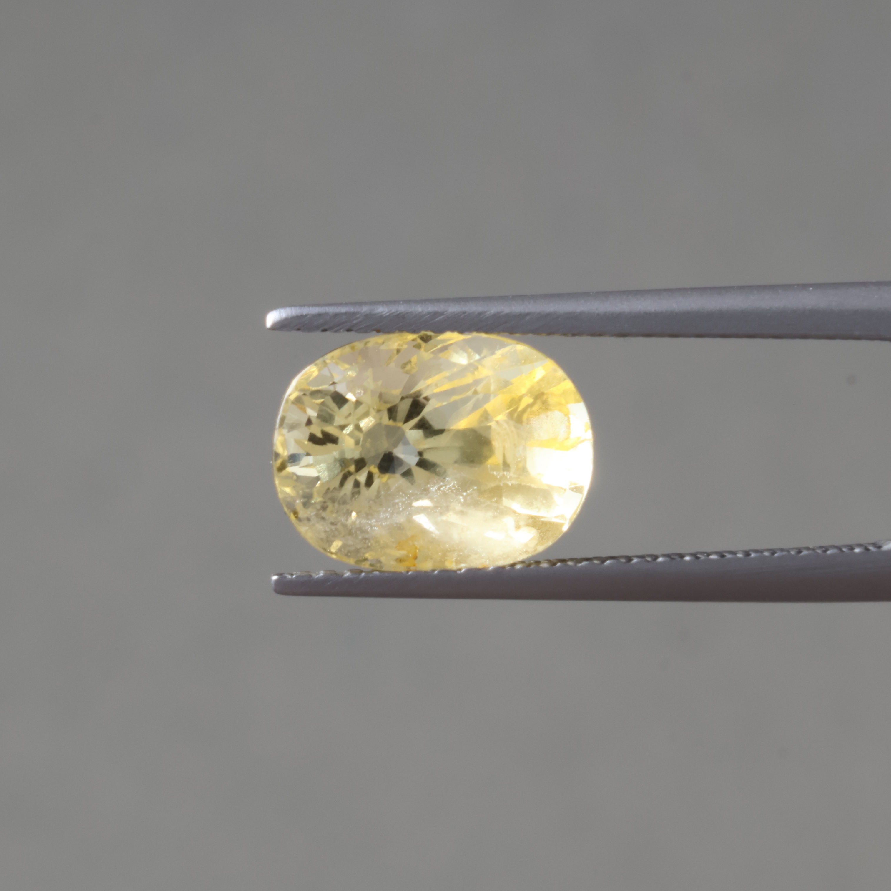 สีเหลือง