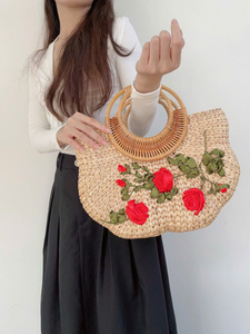 Bolso de Hombro de Jacinto de Agua Hecho a Mano de Primera Calidad, Dos Flores, Cómodo, Duradero, Elegante y Lujoso, Diseño de Flor de Albaricoque Vintage - Product Image 5