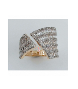 Anillo de Diamantes para Mujer, Oro de 18k, Joyería Elegante de Primera Calidad con un Diseño Clásico y Lujoso, Diamante Radiante de la India - Product Image 2