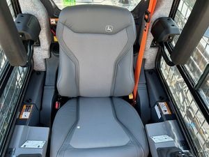 รถตักล้อยางจอห์นเดียร์ 333 พี ราคาประหยัด พร้อมหัวบดไม้สำหรับงานป่าไม้ - Product Image 3