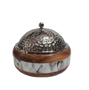 ชุดอุ่นอาหารทำด้วยมือหม้อต้มโลหะพร้อมฝา - Product Image 1