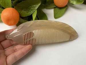 หวีเขาควายทำมือคุณภาพพรีเมียม ป้องกันไฟฟ้าสถิต กันน้ำ รูปทรงวงรี สไตล์เรียบง่าย สำหรับดูแลและจัดแต่งทรงผม - Product Image 5