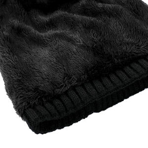 Manufacturer Rubber Patch Logo Outdoor Thick <b>Winter</b> Knitted Baggy Beanie Cap <b>Hat</b> Men And <b>Women</b> - Product Image 3