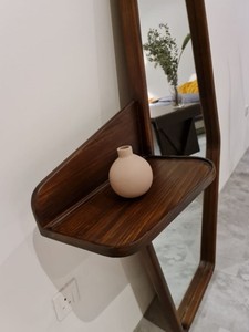 Joshua grand miroir mural en bois de teck massif de haute qualité avec une finition marron foncé brillant. - Product Image 6