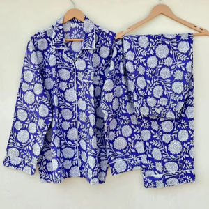 Conjunto de camisa y pantalones de dormir suave, ropa de descanso de algodón orgánico, conjunto de regalo PJ para dama de honor, Conjunto de pijama de algodón 100% de lujo para mujer - Product Image 1