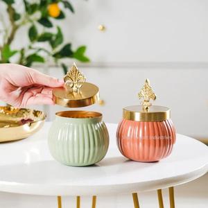 Lot de 2 bocaux à fruits secs en métal faits à la main avec couvercle design bocal de stockage de noix Diwali cadeaux de table rond multicolore - Product Image 5