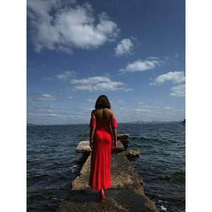 Topshow - Traje de Baño Elegante de Viscosa Lisa Color Granada, Venta al por Mayor - Product Image 1