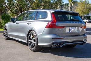 EXTREMADAMENTE LIMPIO, LHD/RHD, VOLVO V60 RECHARGE T8 POLESTAR ENGINEERED 2021, HÍBRIDO ENCHUFABLE DE 415 HP, TRACCIÓN EN LAS CUATRO RUEDAS, LISTO PARA ENVIAR - Product Image 3