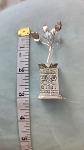 ต้นทูลซีเงินเยอรมันพร้อมถุงโพตลี ของขวัญขึ้นบ้านใหม่ ของขวัญพิธีกรรม ของขวัญงานดีวาลี ของขวัญงานนาวราตรี ของขวัญตอบแทน ของขวัญทางศาสนา ของขวัญวัดพระพิฆเนศ กระถางทูลซี - Product Image 6