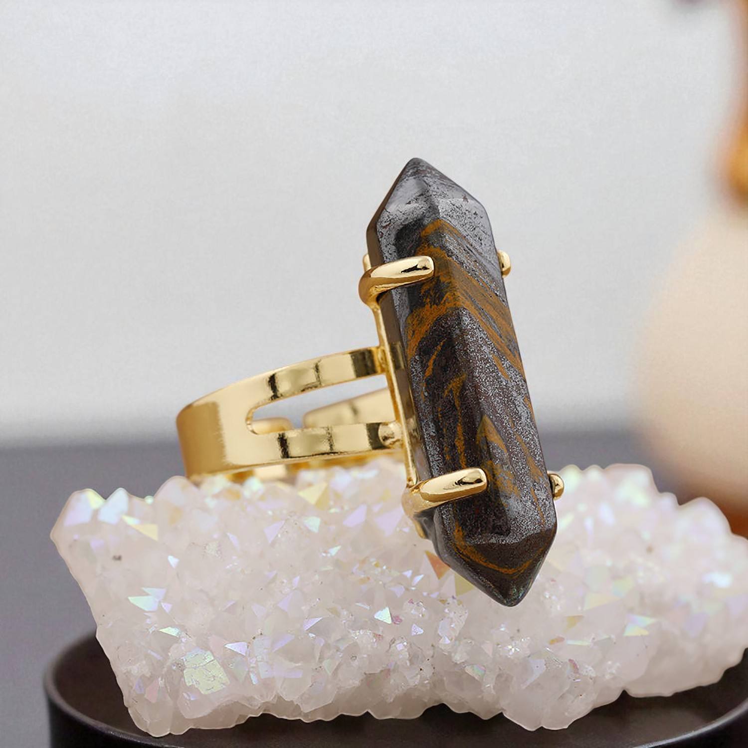 ตาเสือเหล็ก