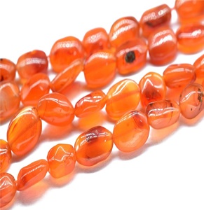 Perles artisanales en agate de cornaline naturelle véritable, lisses, orange, petites pépites, forme irrégulière, Coszcatl Exports Third - Product Image 1