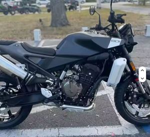TOP NUEVO Nuevas Motocicletas Husqvarnaas Svartpilens 801 - Product Image 2