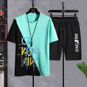 Nouveau style de jogging d'été personnalisé à manches courtes 2 pièces Ensemble de survêtements courts 6XL grande taille avec impression graphique pour hommes Ensemble t-shirts et shorts - Product Image 6