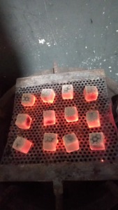 Una experiencia de fumar duradera está garantizada por la excepcional Shisha indonesia que utiliza carbón de cáscara de coco de primer nivel - Product Image 3