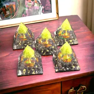 Nuovissima piramide Orgone tormalina nera peridoto di cristallo di energia Orgonite pirammide strumento di meditazione quarzo decorazione per la casa