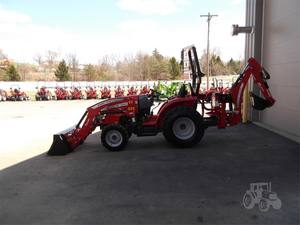 MASSEY FERGUSON 2024 1825E Tractor a pie 4WD Tracción de 4 ruedas con bomba de motor y componentes de núcleo de rodamiento - Product Image 3