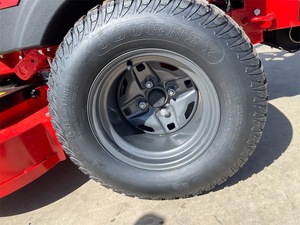 Tondeuse à gazon professionnelle Toro TurfMaster 30 pouces à 2 temps, de qualité industrielle, à conducteur marchant, avec châssis en aluminium et contrôle par application - Product Image 2