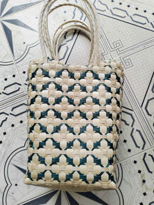 Sac à main tissé en plastique de qualité supérieure Conception légère et solide pour pique-nique et voyage - Product Image 3