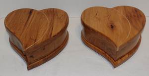 Boîte à bijoux en bois en forme de cœur faite à la main, écologique, pour bagues, colliers et petits accessoires - Product Image 2