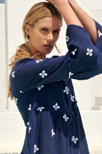 Vestido corto informal de manga tres cuartos con bordado floral para mujer, ropa personalizada - Product Image 2