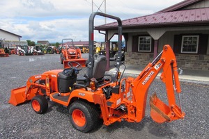 รถแทรกเตอร์ Kubota BX25D มือสอง ขับเคลื่อน 4 ล้อ ขนาดกะทัดรัด สำหรับงานเกษตร พร้อมบุ้งกี๋หน้าและหลัง - Product Image 6