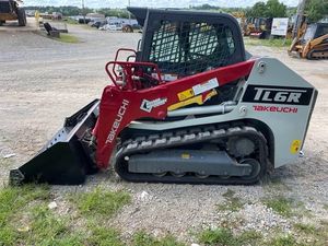TAKEUCHI TL6R Mini-chargeuse compacte sur pneus, moteur Kubota, pompe PLC, capacité de charge 2 tonnes, godet 8 tonnes, roulement, boîte de vitesses, en vente en France - Product Image 5