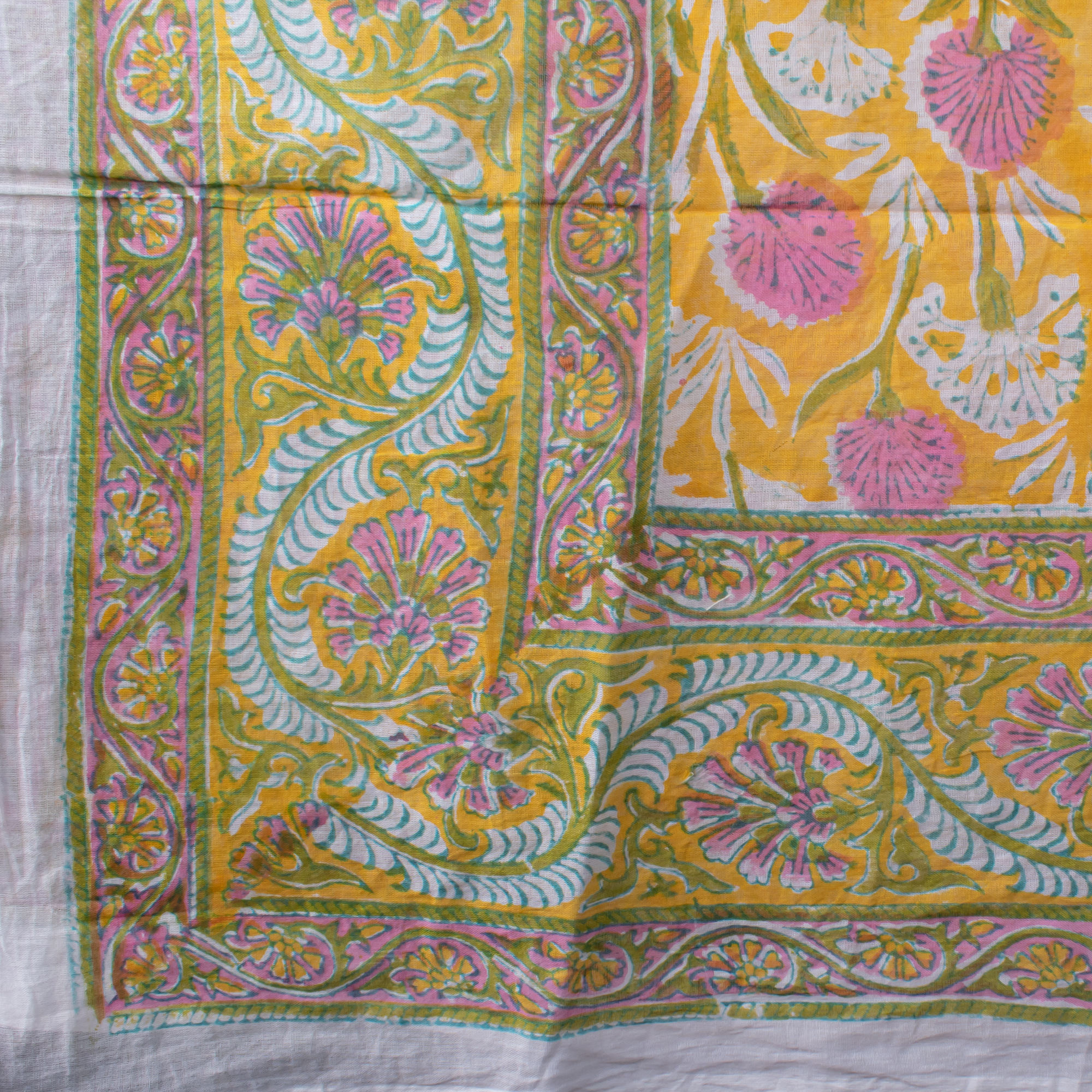 สีเหลือง