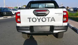 Toyota Hilux Adventure V6 4.0L Gasolina 4WD 2024 Usada - Lista para Enviar - Product Image 4