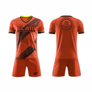 La mejor calidad, diseño personalizado, transpirable, comodidad, conjuntos de uniformes de camiseta de fútbol, servicio OEM para jóvenes, jugadores masculinos, corte automatizado - Product Image 5