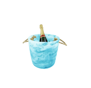 Cubo de hielo de resina para fiestas Cubo de hielo de forma redonda Cubo de hielo personalizado de nuevo diseño hecho de resina color azul cielo - Product Image 1