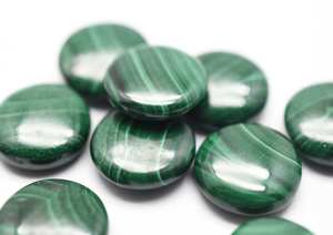 Cabochon de malachite naturelle de haute qualité des deux côtés pierre précieuse en vrac verte pour la fabrication de bijoux tailles de cristal 3mm à 12mm - Product Image 3