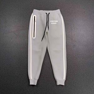 2025 vente chaude logo personnalisé Tech polaire automne hiver haut marque de mode 2pc à capuche décontracté coton épais réfléchissant hommes survêtement - Product Image 3