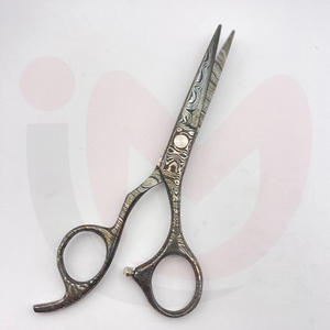 Ciseaux de coiffure professionnels en acier inoxydable japonais noir damas de 6.0 pouces - Product Image 4