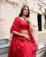 TENNECY Pure Chanderi Ankle-Length Regular Fit Plain Choli dengan Bordir Zari yang Rumit, Dupatta Berhias Payet untuk Pesta