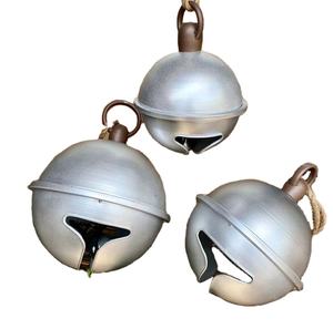 Modernos Adornos Navideños de Campanas Metálicas Plateadas para Árbol de Navidad, Decoración de Pared para el Hogar, Navidad, Año Nuevo, Hecho en India - Product Image 1